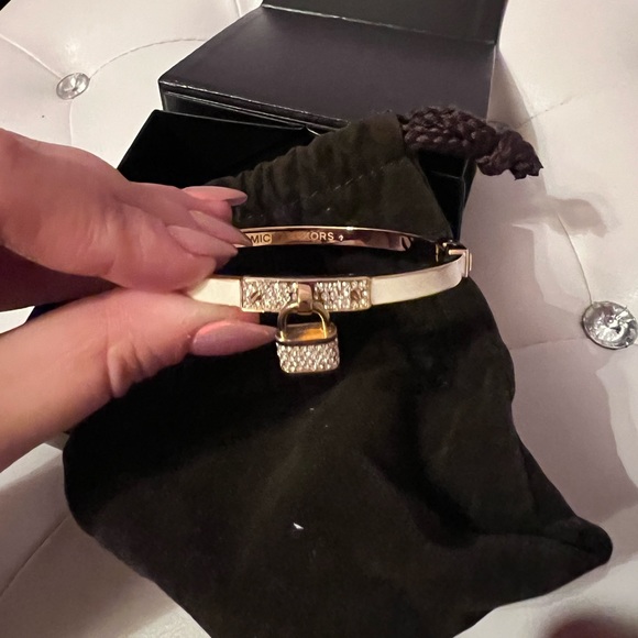 MK lock bracelet - Picture 7 of 7